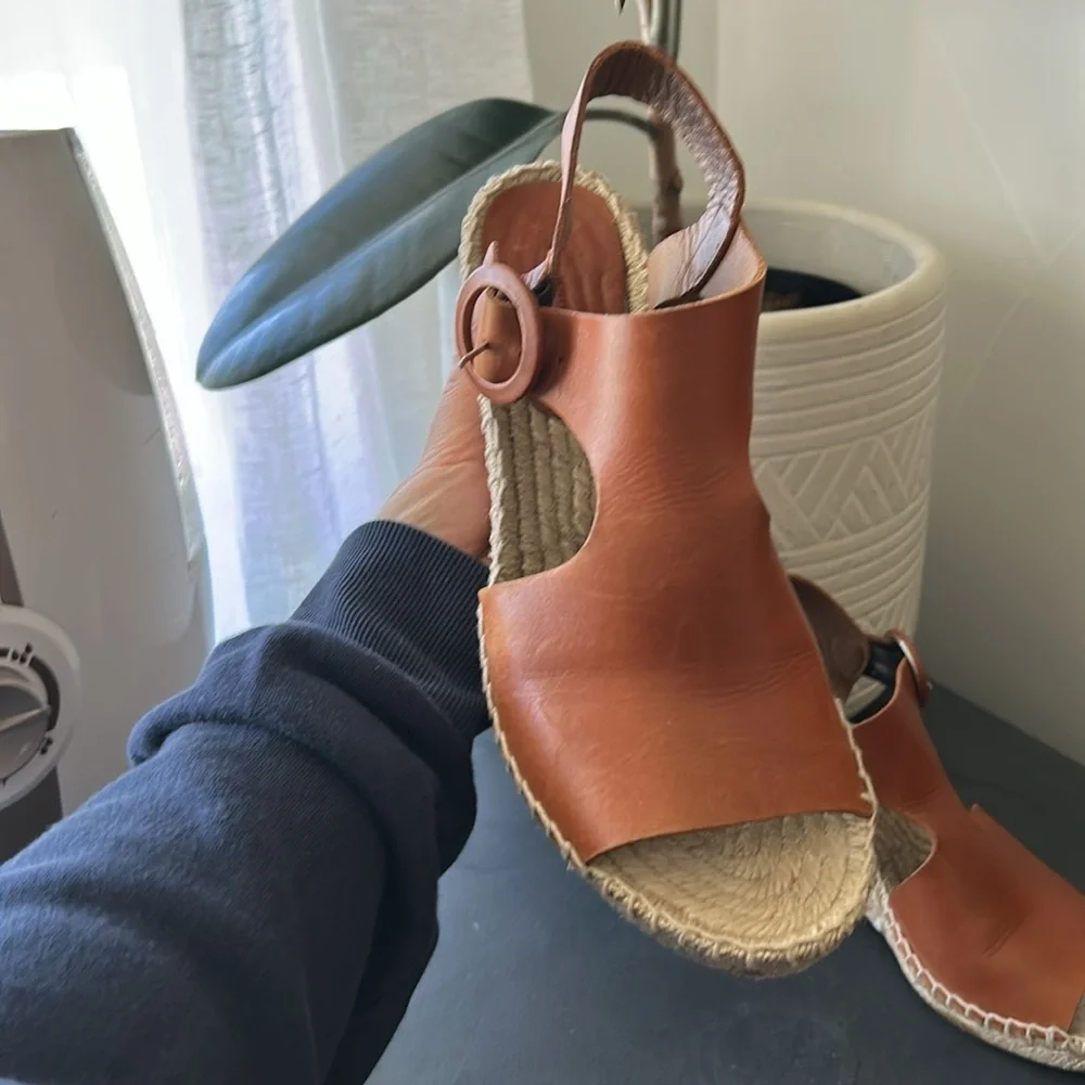 Via Spiga Nolan Buckle Ankle Espadrille. Size 8
